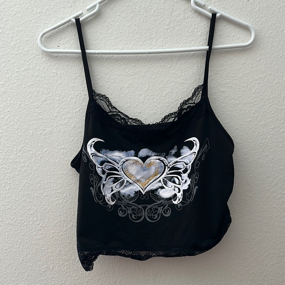 Black Lace Trim Heart Graphic cropped tank
